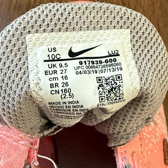 💗Nike Kids' Sneakers - Size 10c - Picture 2 of 8